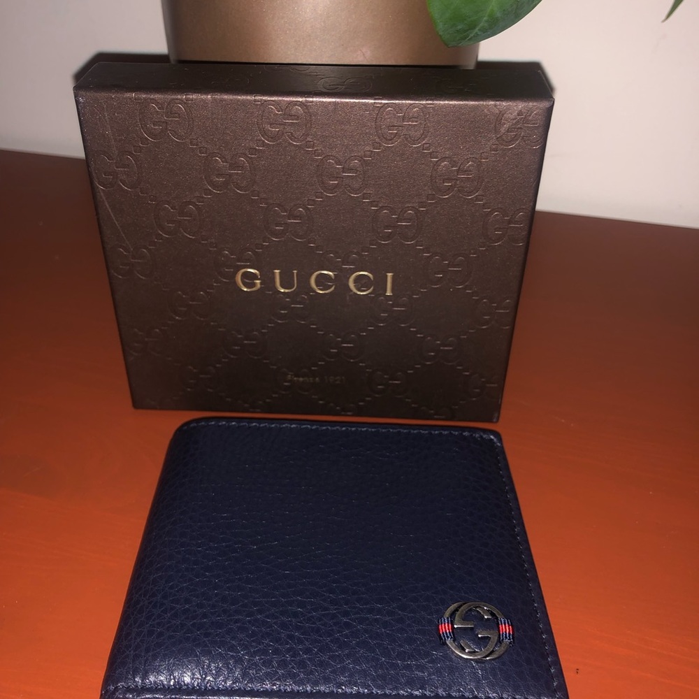 GG Marmont leather  bi -fold wallet